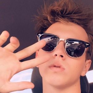 Meet your Posher, Nik